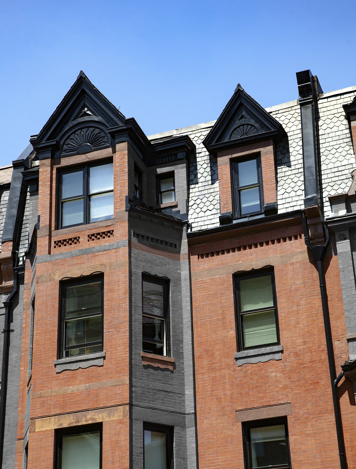 加拿大留学费用